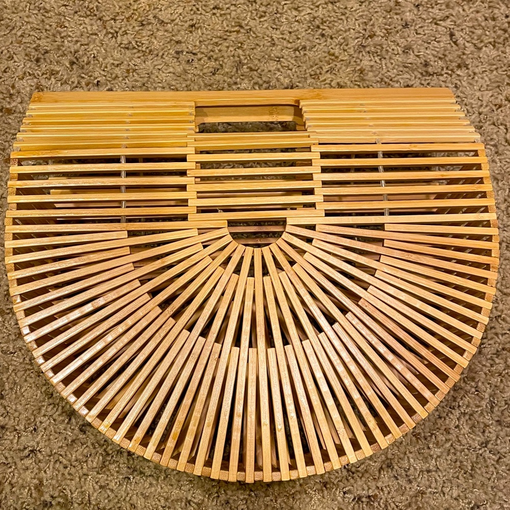 Oval bamboo top handle tote
